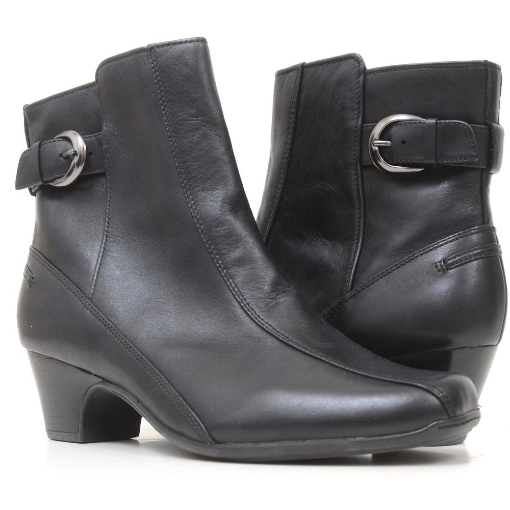 Clarks Womens 10 Wide Black Vegan Leather Ankle Booties Y2K Low Heel Shoes